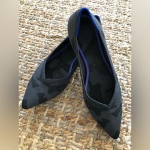 Rothy’s The Point Dark Camo Grey 9.5